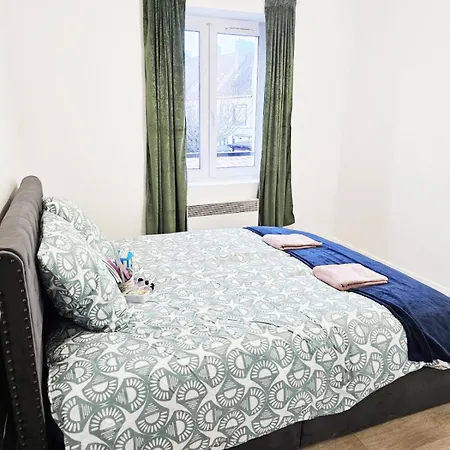 55 M2 Refait A Neuf A 300 M De La Et Du Centre *