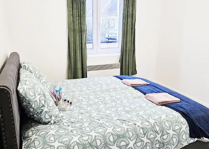 55 M2 Refait à Neuf à 300 M De La Et Du Centre *